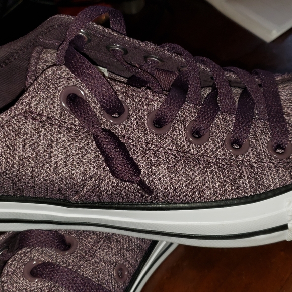 Shoes - Picture 7 of 9